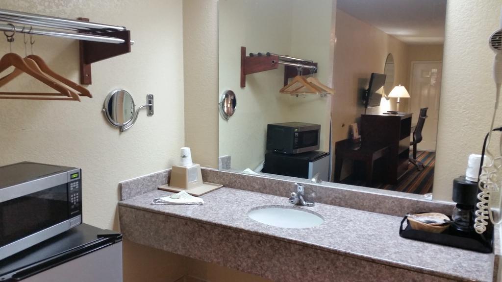 Express Inn Katy Ngoại thất bức ảnh